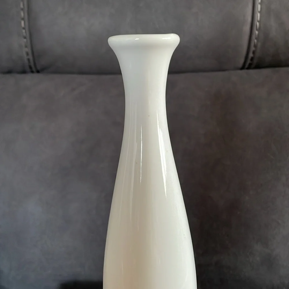 2004 Vintage Haeger White Vase Pre-Owned Excellent Condition (9) - Picture 5 of 6
